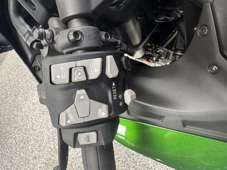 2025 Kawasaki NINJA H2® SX SE ABS