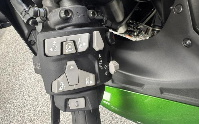 2025 Kawasaki NINJA H2® SX SE ABS