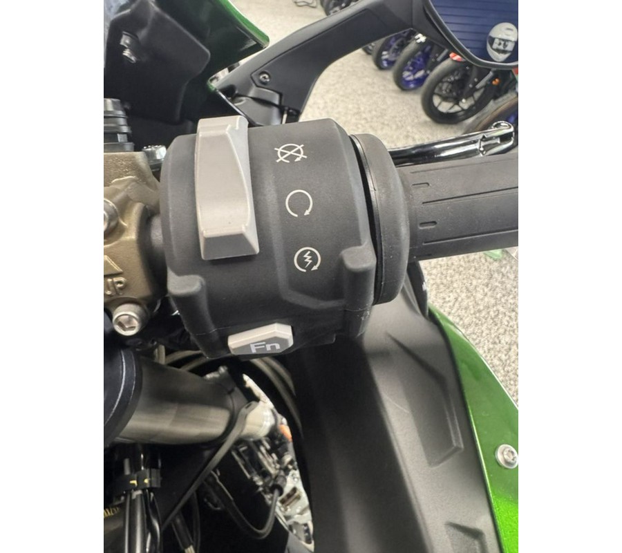 2025 Kawasaki NINJA H2® SX SE ABS