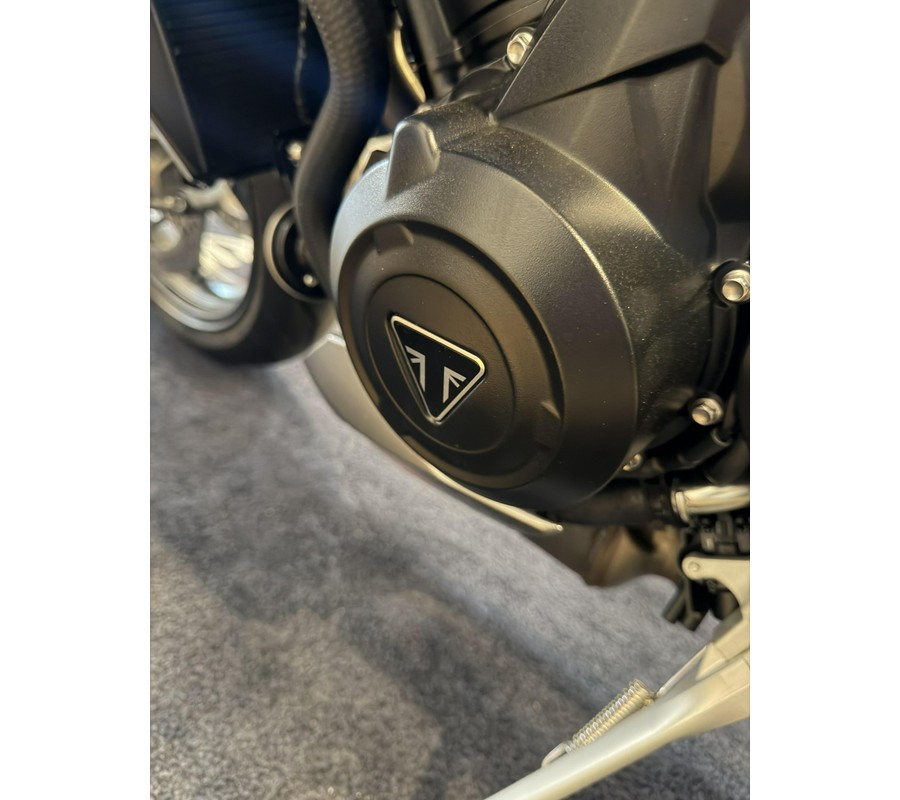 2025 Triumph Street Triple 765 RS - SILVER ICE
