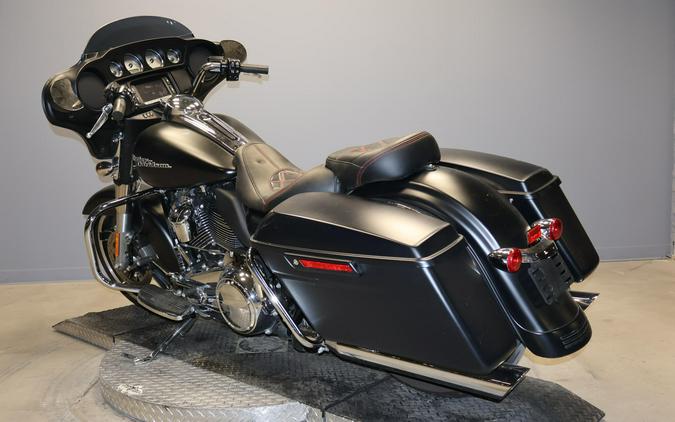 2017 Harley-Davidson Street Glide Special FLHXS