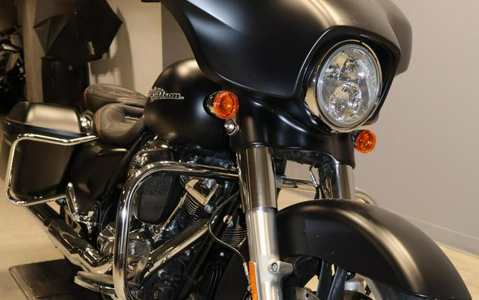2017 Harley-Davidson Street Glide Special FLHXS