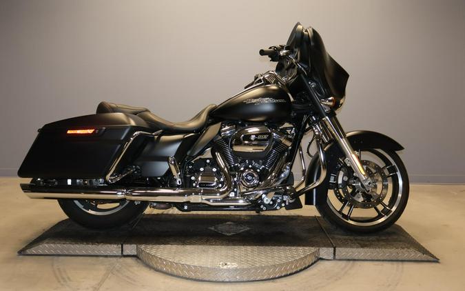 2017 Harley-Davidson Street Glide Special FLHXS