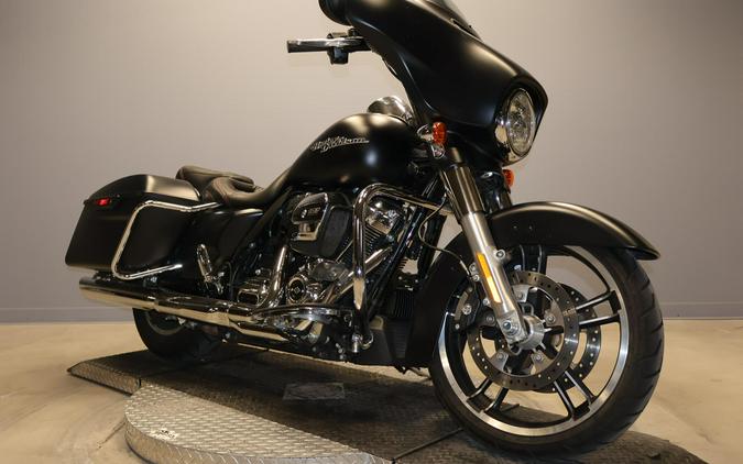 2017 Harley-Davidson Street Glide Special FLHXS