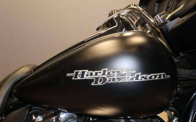 2017 Harley-Davidson Street Glide Special FLHXS