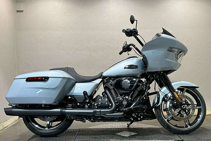 Harley-Davidson Road Glide™ 2024 FLTRX 84485155 ATLAS SLV MTLIC