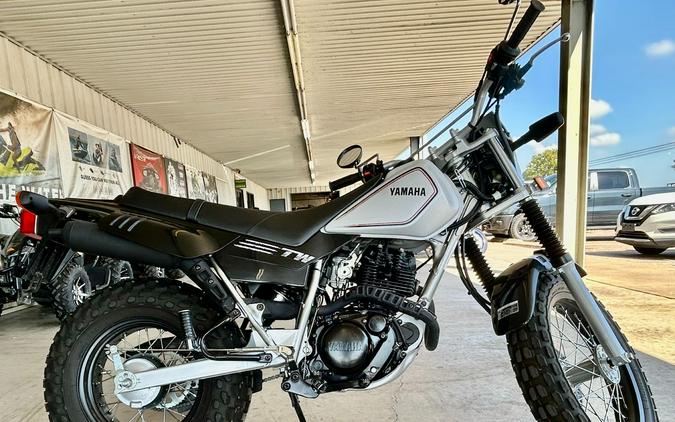 2025 Yamaha TW200