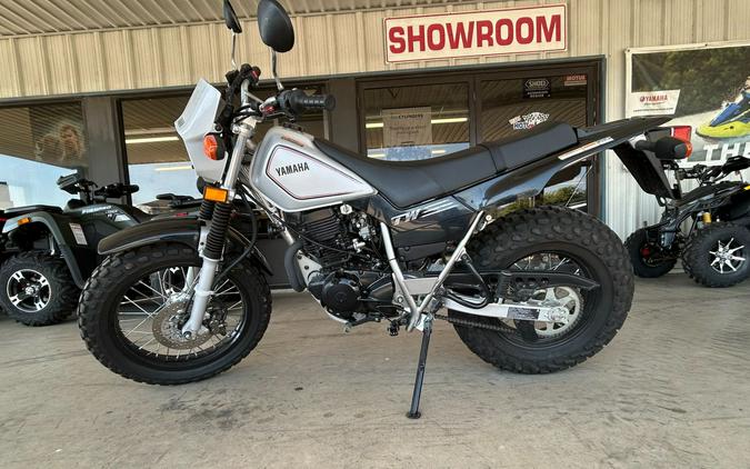 2025 Yamaha TW200