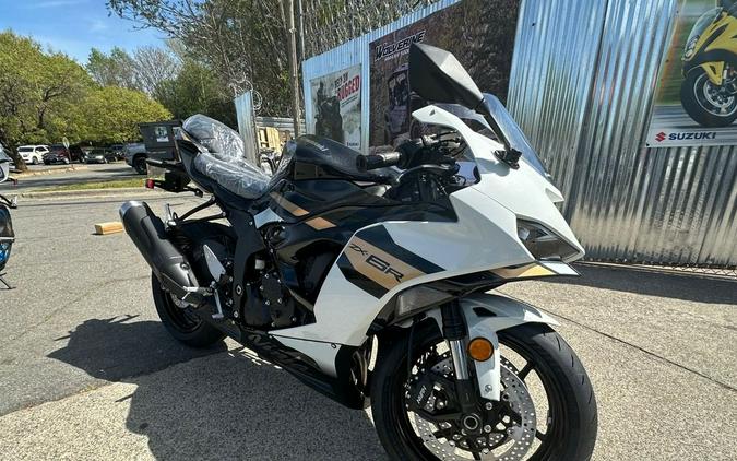 2026 Kawasaki Ninja® ZX™-6R Base