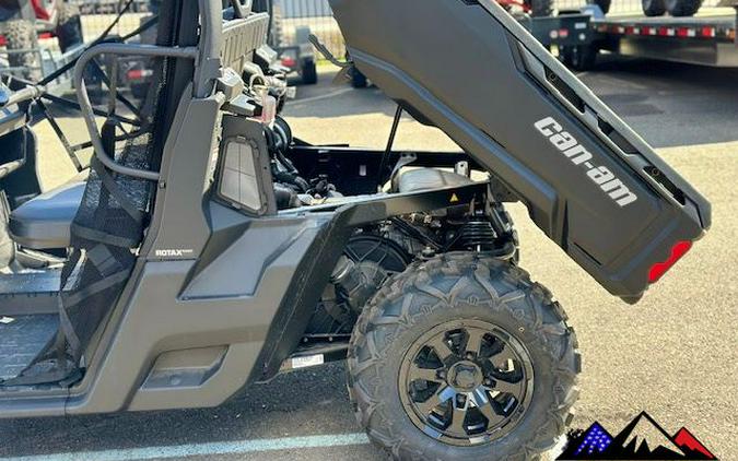 2023 Can-Am Defender DPS HD9