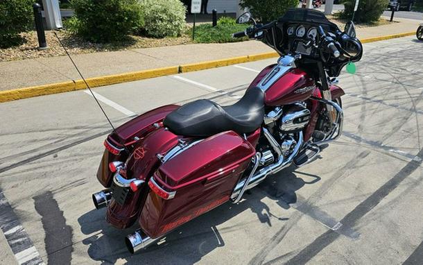 2017 Harley-Davidson FLHXS - Street Glide Special