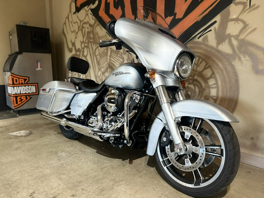 FLHXS 2015 Street Glide® Special