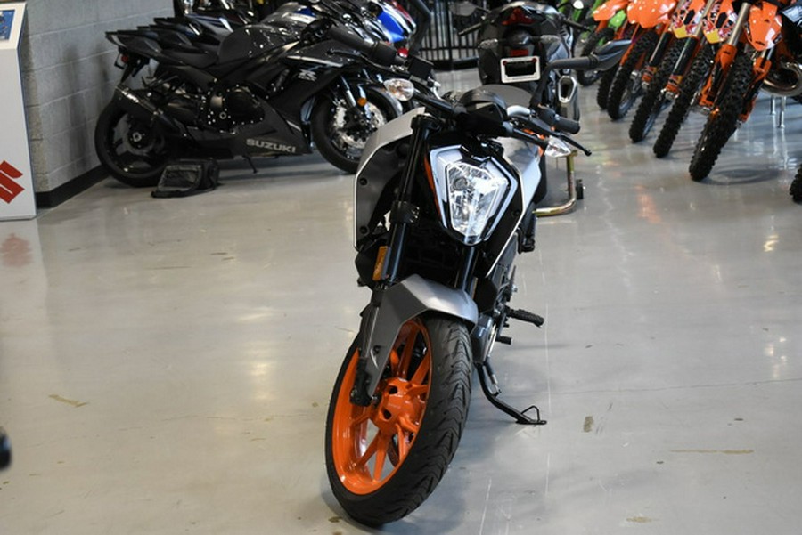 2023 KTM Duke 200