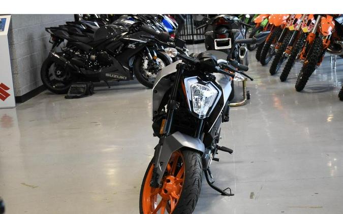 2023 KTM 200 Duke