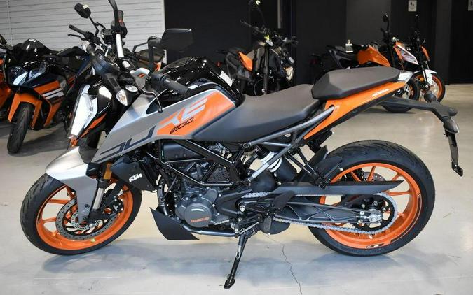 2023 KTM 200 Duke