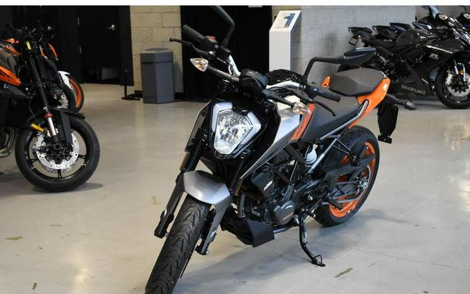 2023 KTM 200 Duke
