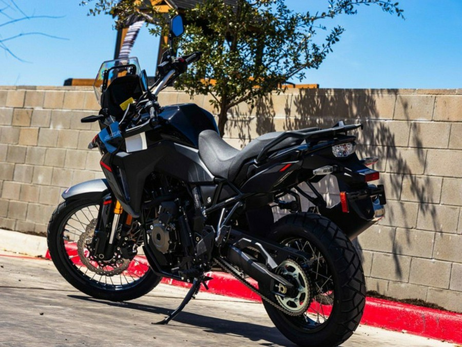 2025 Suzuki V-Strom 800DE