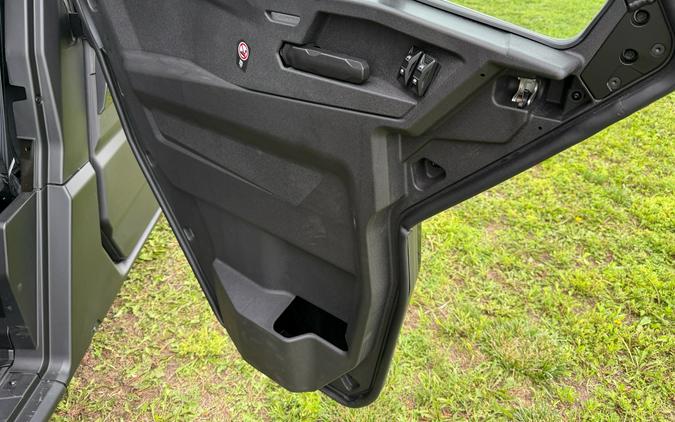 2026 Can-Am Defender MAX XT CAB HD11