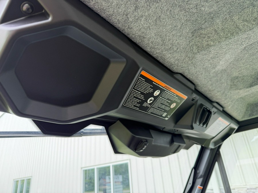 2026 Can-Am Defender MAX XT CAB HD11