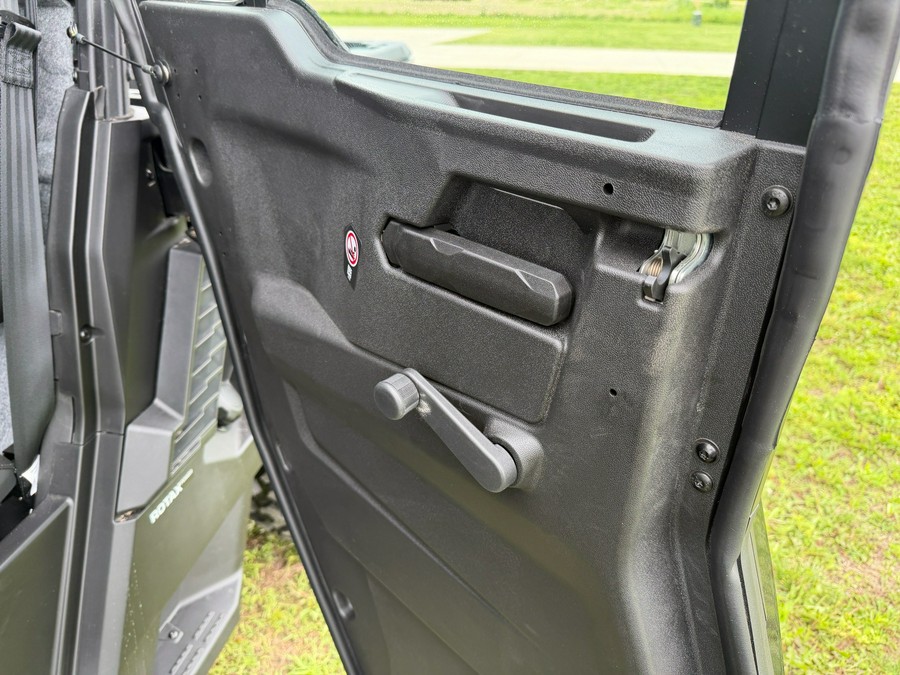 2026 Can-Am Defender MAX XT CAB HD11