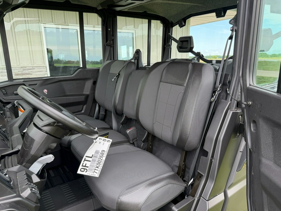 2026 Can-Am Defender MAX XT CAB HD11