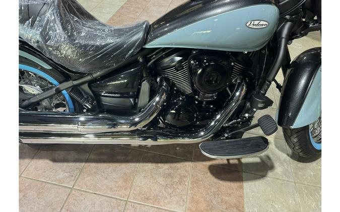 2025 Kawasaki Vulcan® 900 Classic - Metallic Carbon Gray / Phantom Blue