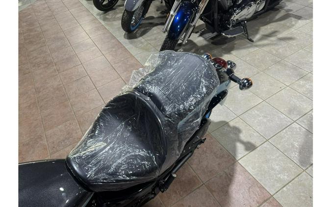 2025 Kawasaki Vulcan® 900 Classic - Metallic Carbon Gray / Phantom Blue