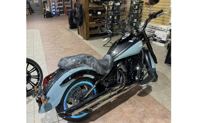 2025 Kawasaki Vulcan® 900 Classic - Metallic Carbon Gray / Phantom Blue