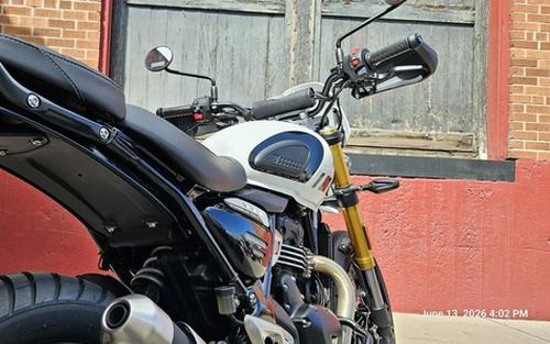 2026 Triumph Scrambler 400 XC Vanilla White
