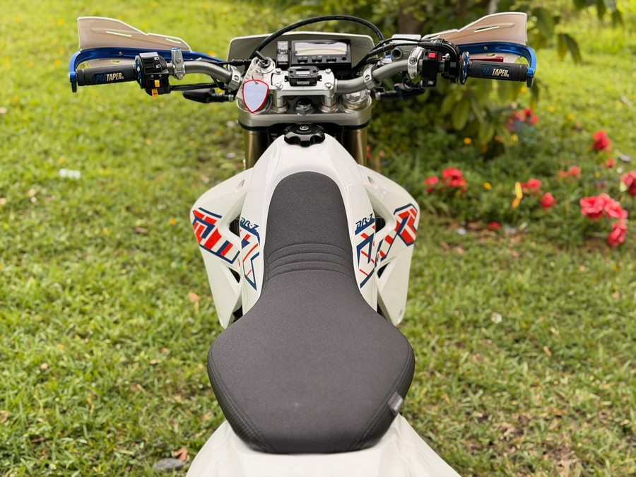 2023 Suzuki Motor of America Inc. DR-Z400SM
