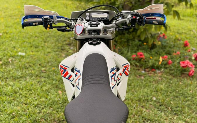 2023 Suzuki Motor of America Inc. DR-Z400SM