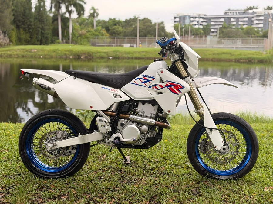 2023 Suzuki Motor of America Inc. DR-Z400SM
