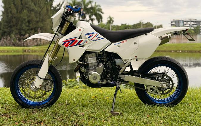 2023 Suzuki Motor of America Inc. DR-Z400SM