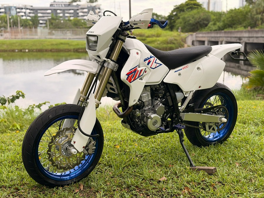 2023 Suzuki Motor of America Inc. DR-Z400SM