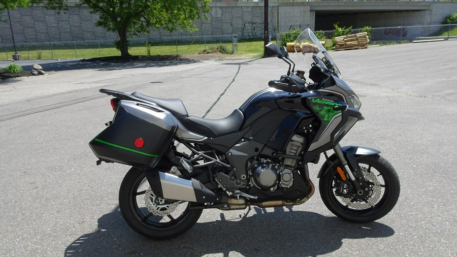 2022 Kawasaki Versys 1000 SE LT+