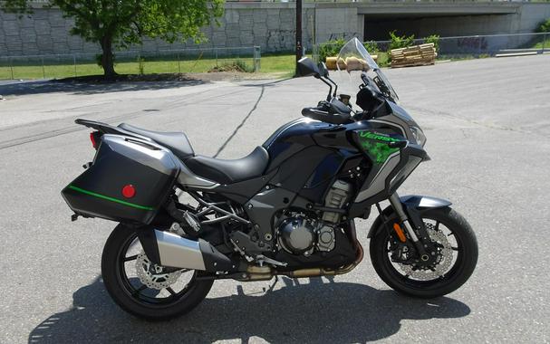 2022 Kawasaki Versys 1000 SE LT+