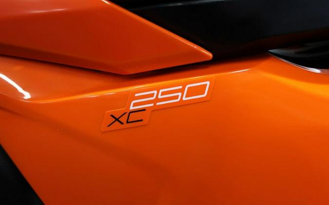 2025 KTM XC 250