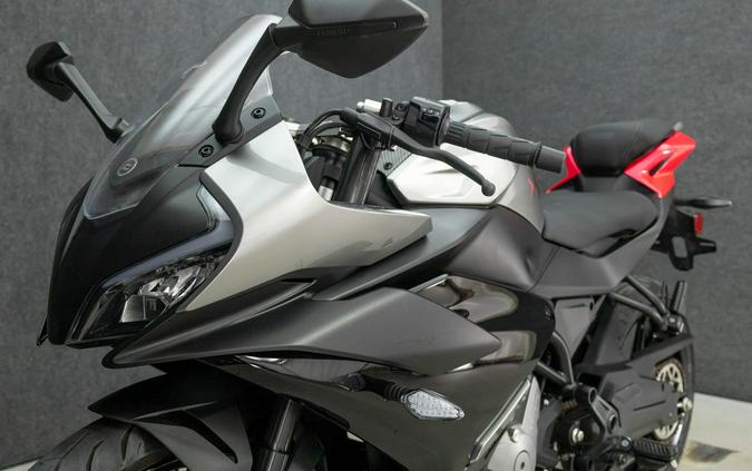 2025 CFMOTO 300SS W/ABS