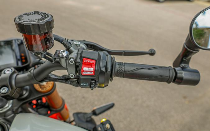 2024 YAMAHA XSR900