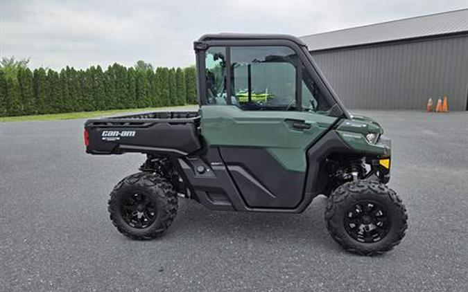 2024 Can-Am Defender DPS CAB