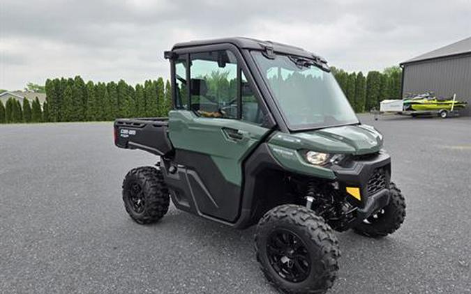 2024 Can-Am Defender DPS CAB