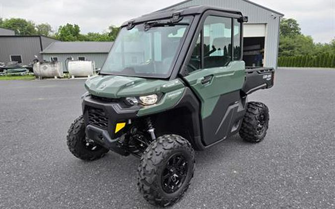 2024 Can-Am Defender DPS CAB