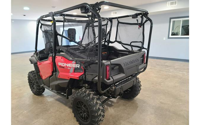 2025 Honda Pioneer 1000-5 Deluxe