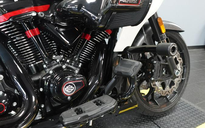 2024 Harley-Davidson CVO Road Glide ST Golden White Pearl