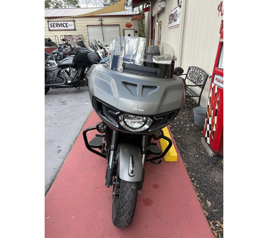 2022 Challenger® Titanium Smoke - Indian Motorcycle