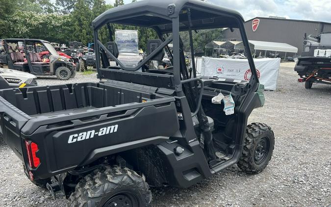 2025 Can-Am Defender HD7