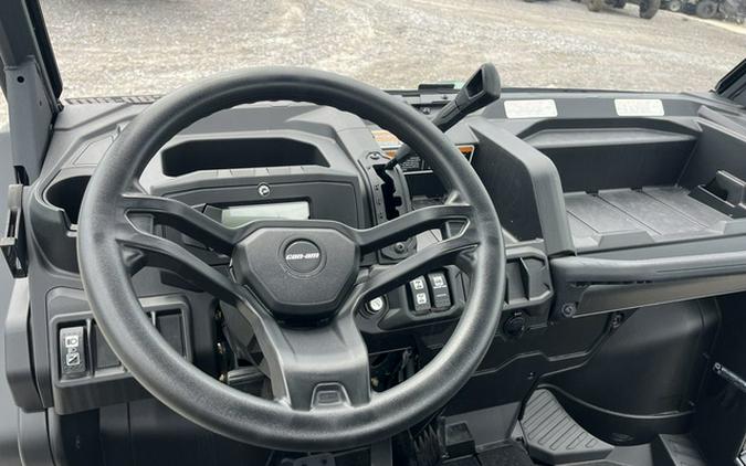 2025 Can-Am Defender HD7
