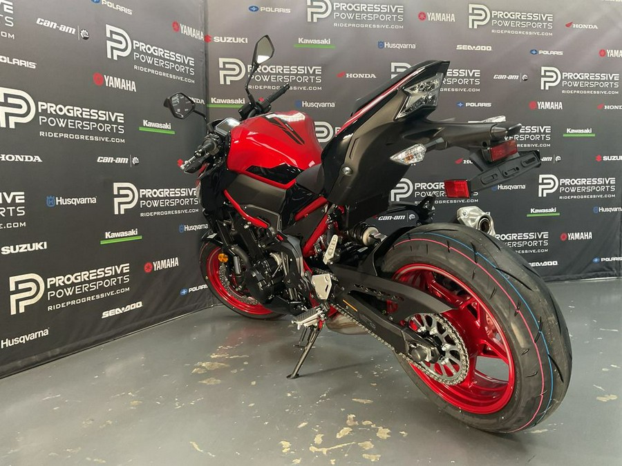 2024 Kawasaki Z900 ABS Candy Persimmon Red/Ebony