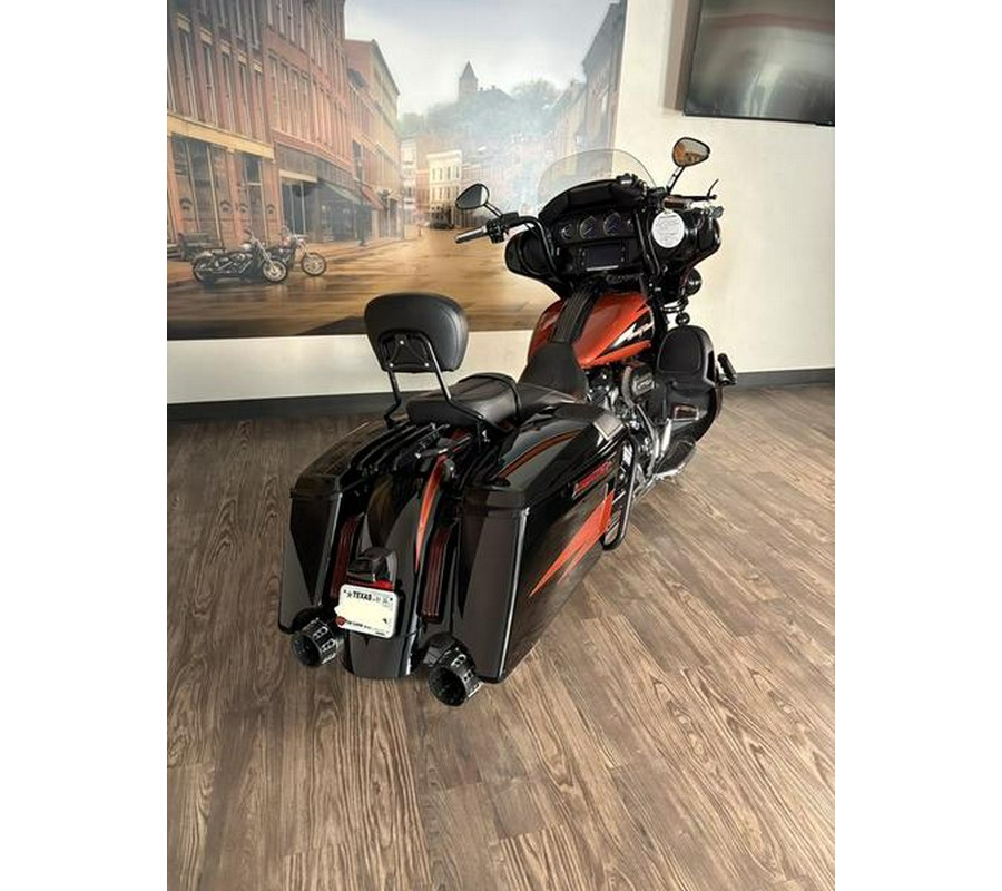 2017 Harley-Davidson® FLHXSE - CVO™ Street Glide®