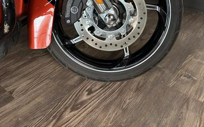 2017 Harley-Davidson® FLHXSE - CVO™ Street Glide®